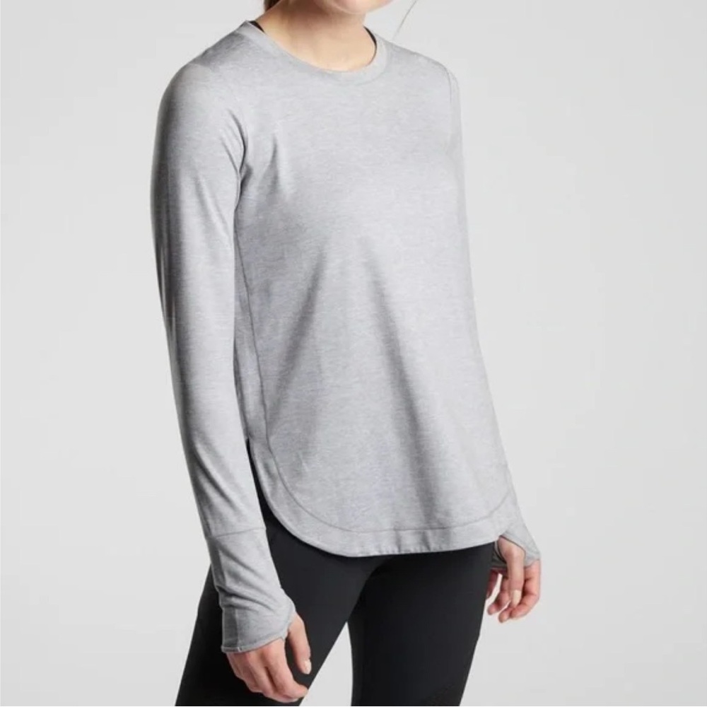 Athleta Light Gray Long Sleeve Crewneck Tee
